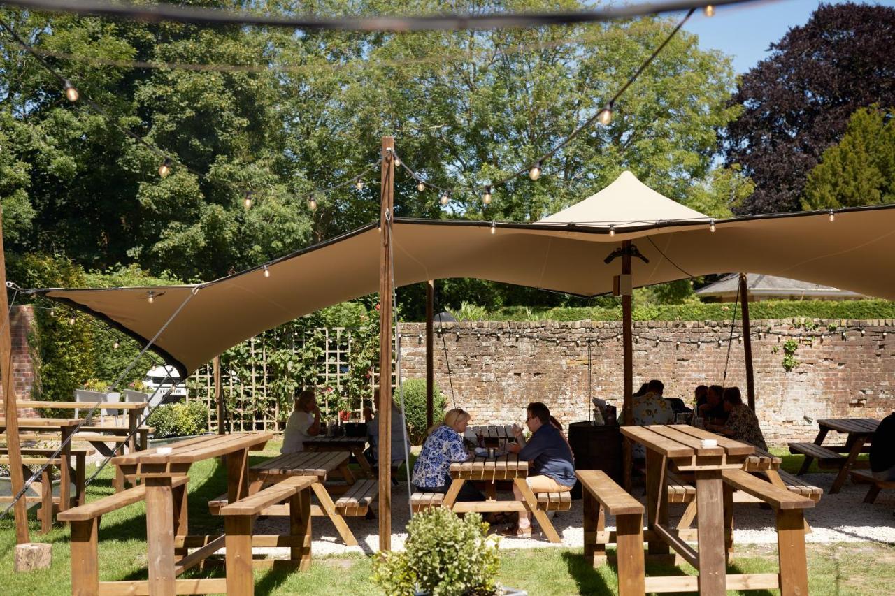 The Pembroke Arms Otel Wilton  Dış mekan fotoğraf