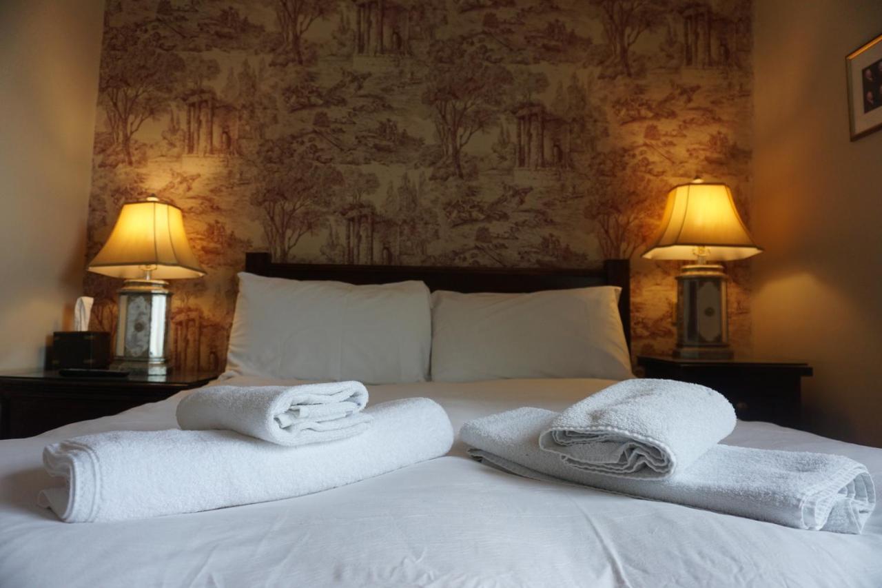 The Pembroke Arms Otel Wilton  Oda fotoğraf